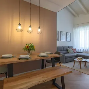 Center Duplex Elegant With Netflix Appartamento Parma