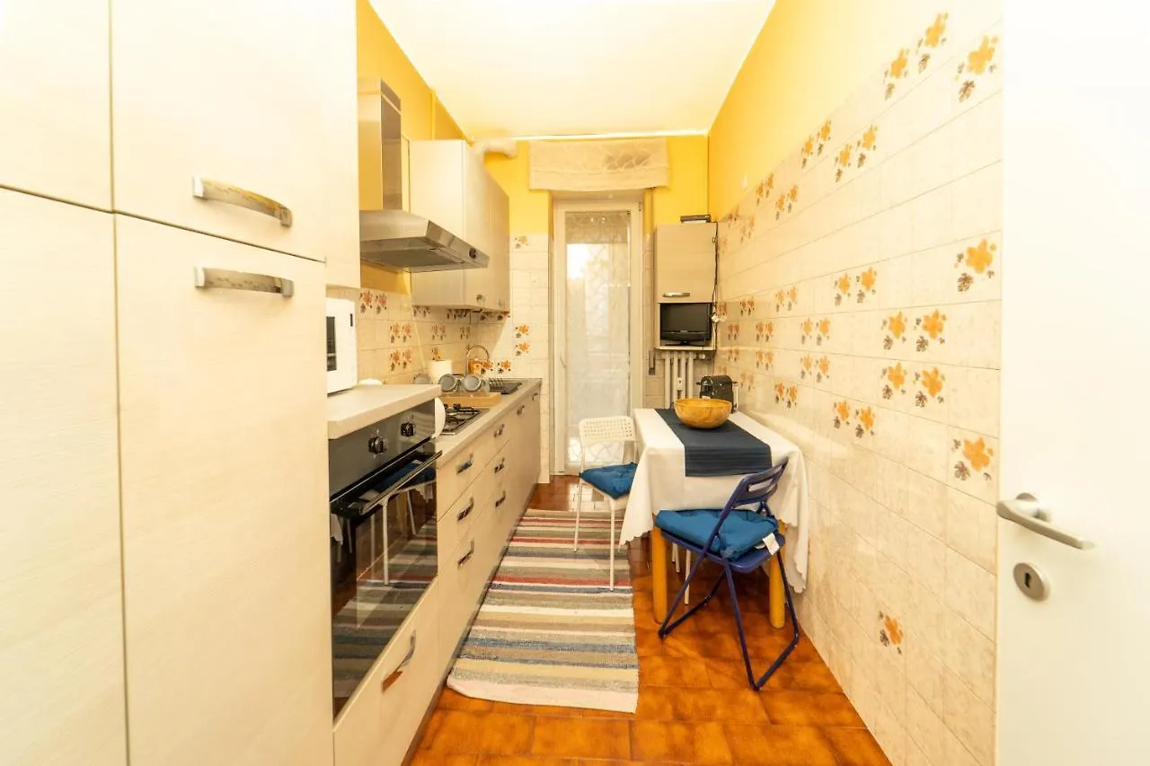 Appartement Trilocale Con Parcheggio Privato à Milan