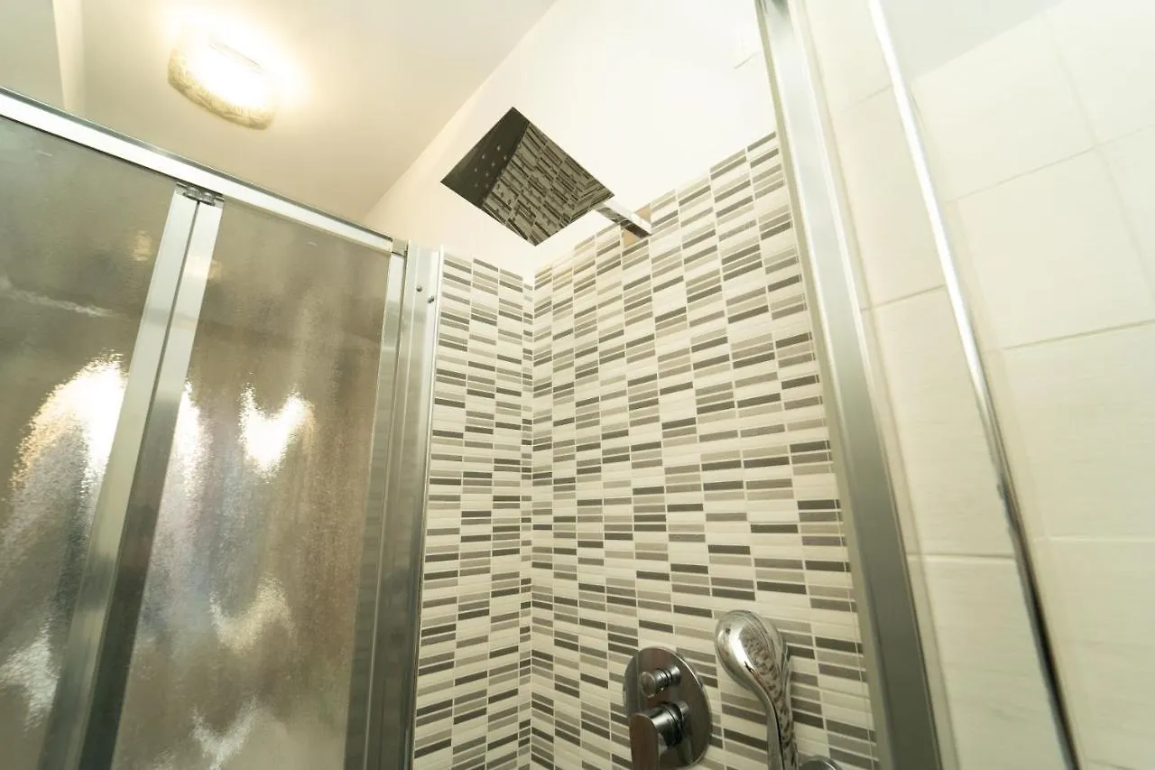Appartement Trilocale Con Parcheggio Privato à Milan